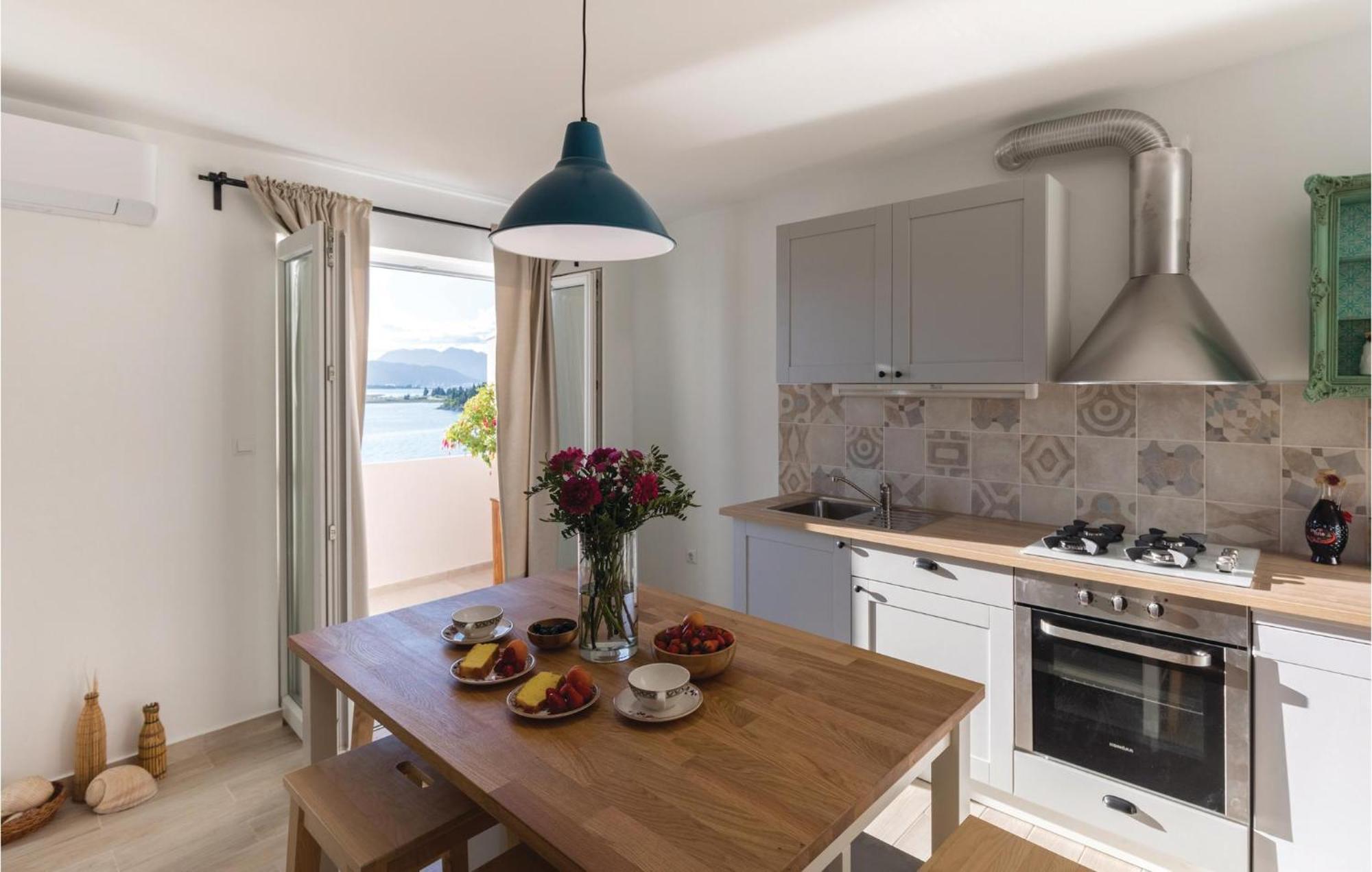 Awesome Apartment In Blace With House Sea View Экстерьер фото